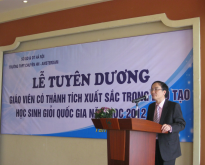 Lễ Tuyên dương giáo viên có thành tích xuất sắc trong đào tạo học sinh giỏi Quốc gia năm học 2012 - 2013