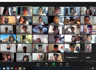 Teachers and students of Hanoi - Amsterdam High School for the Gifted held End of School Year Ceremony 2020 - 2021 in a new way