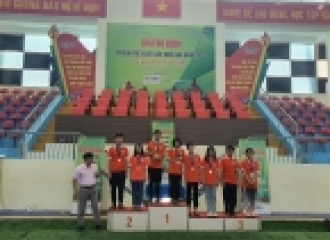 Math honors Amser Toán Hoàng Minh Hiếu successfully won Gold at the U15 National Chess Championship, a grandmaster of the International Chess Federation